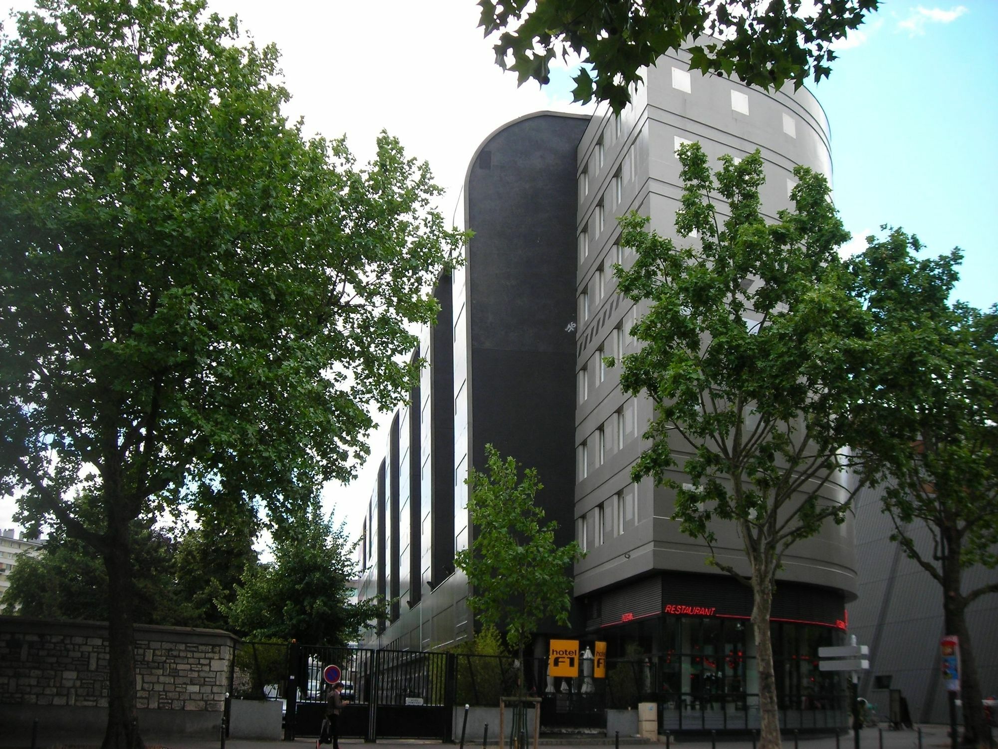 Hotelf1 Paris Porte De Chatillon Esterno foto